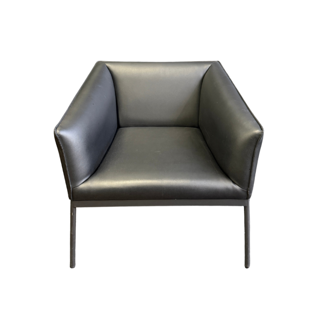 Base Armchair – alternate