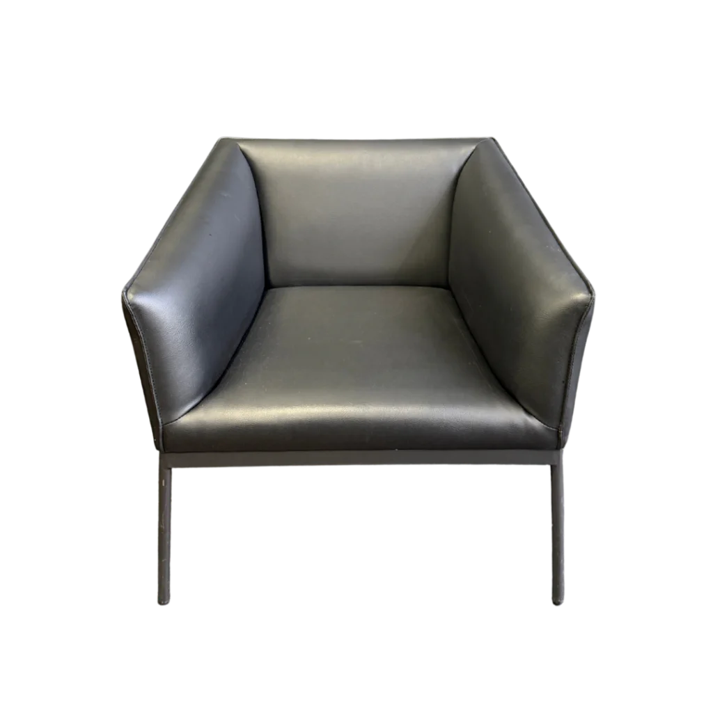Base Armchair – alternate